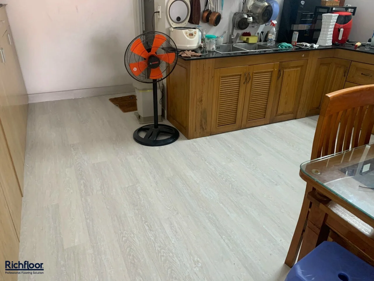 San-nhua-gia-go-unitex-uw303-gia-re-richfloor